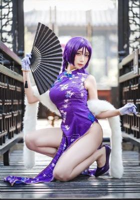 高中女生